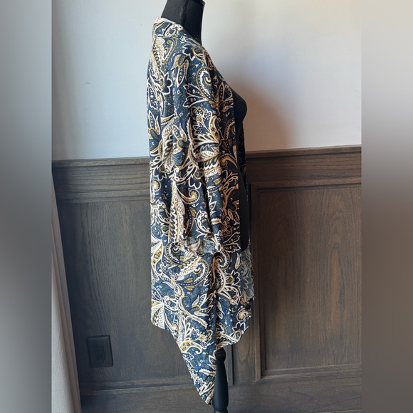 BILA77 Elegant blue Paisley Kimono beach NWT  xs - Picture 4 of 7